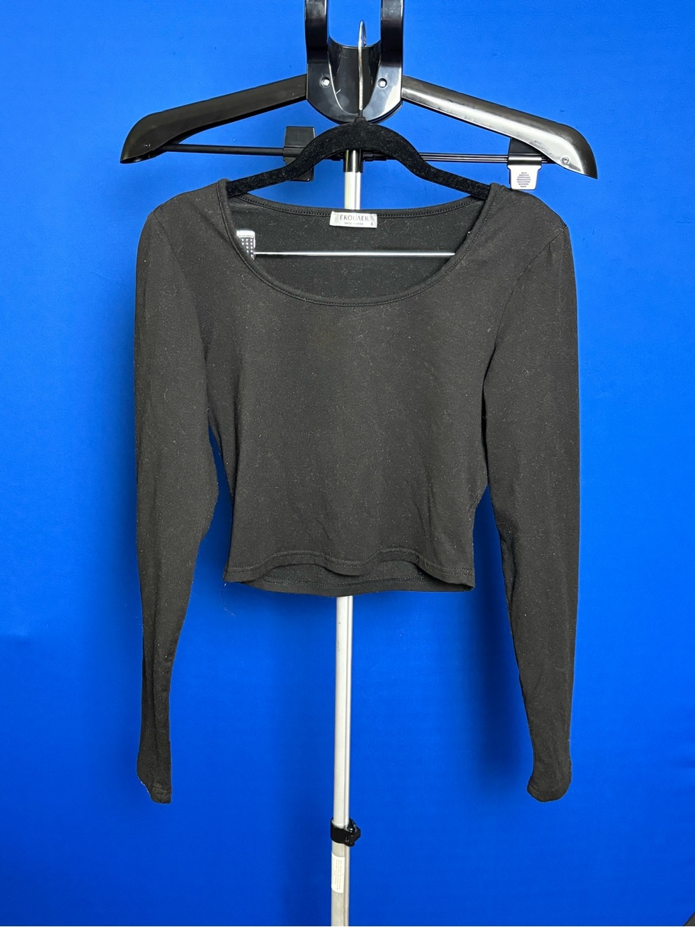 EKOUAER Black Long-Sleeve Scoop Neck Crop Top